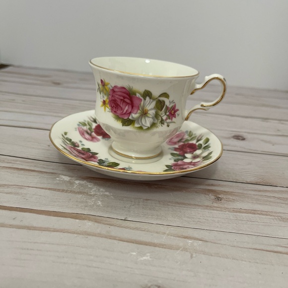 Queen Anne Princess Roses Teacup And Saucer Made In England - Picture 1 of 14